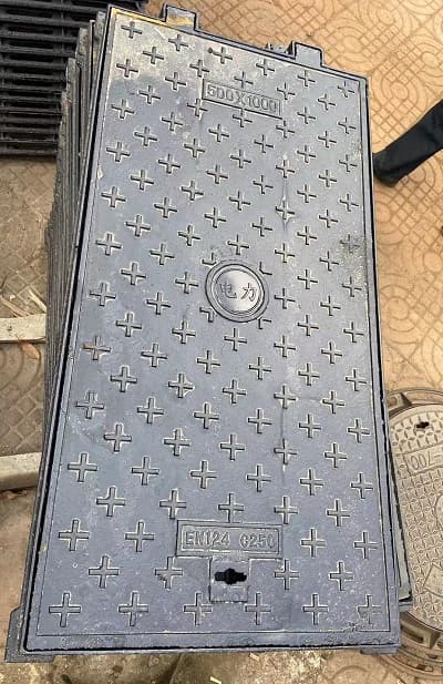 球墨鑄鐵方形井蓋，方形鑄鐵井蓋生產廠家