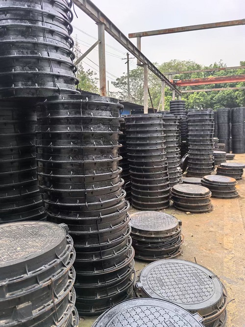  球墨鑄鐵井蓋生產(chǎn)廠家，球墨鑄鐵井蓋，市政井蓋生產(chǎn)廠家，井蓋廠家推薦，高質(zhì)量井蓋