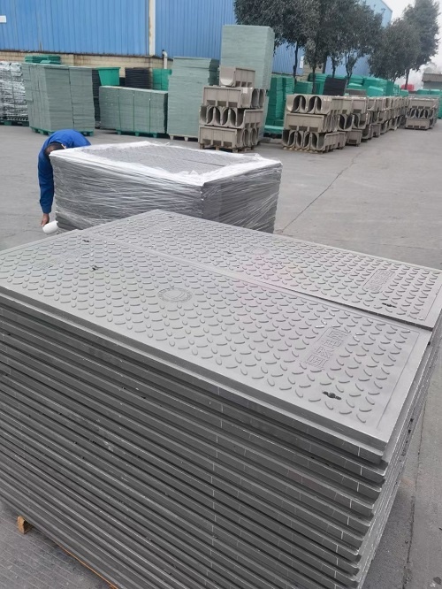 復(fù)合井蓋廠家及聯(lián)系電話，復(fù)合井蓋，復(fù)合井蓋廠家，復(fù)合井蓋廠家電話